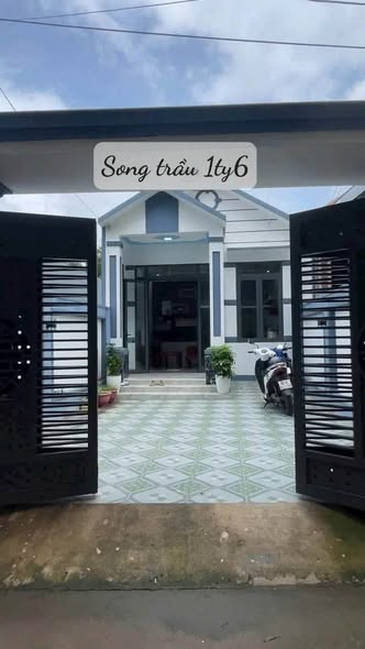 Nhà mái Thái Sông Trầu 2, sân xe hơi tại Sông Trầu, Trảng Bom, Đồng Nai